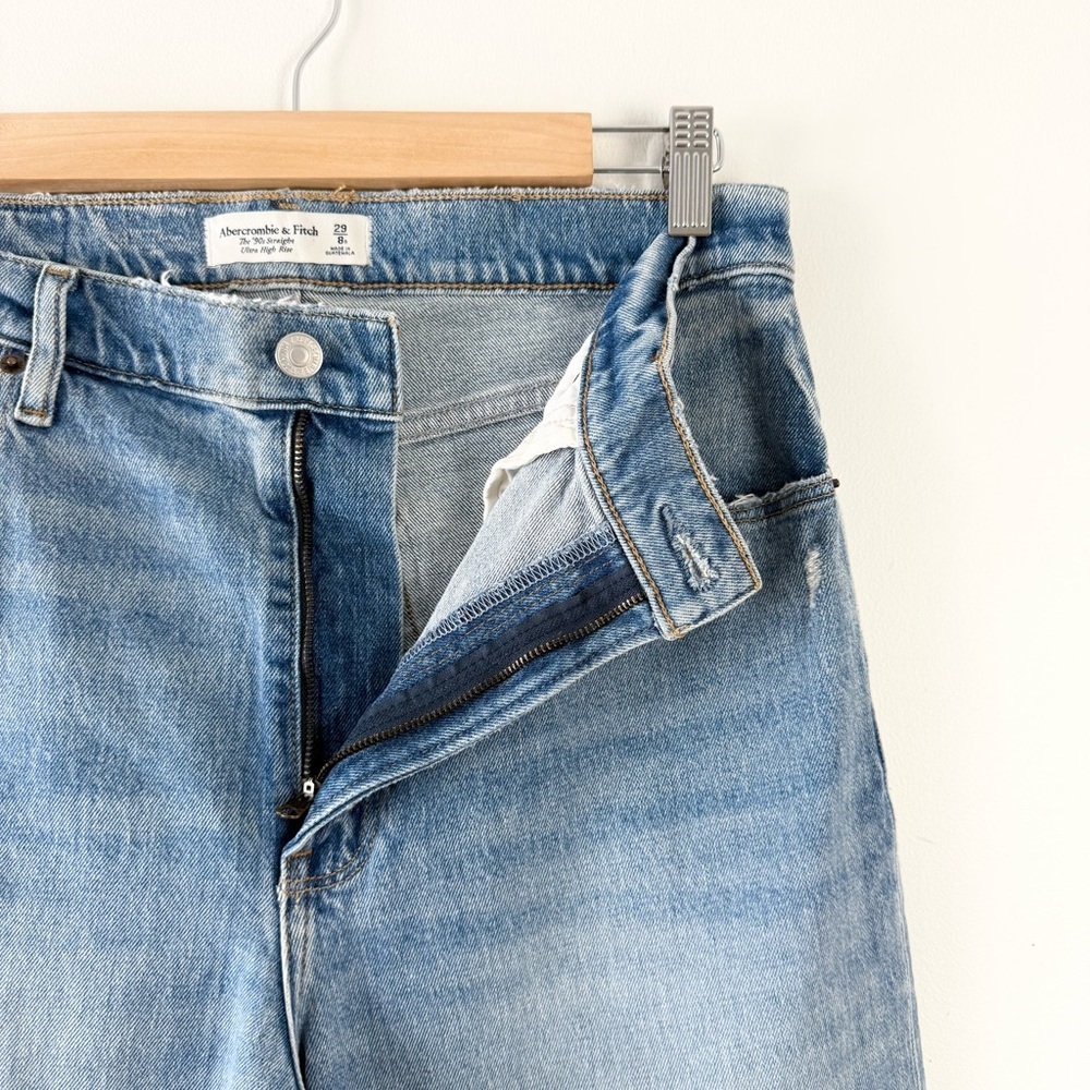Abercrombie & Fitch High-Rise Distressed Blue Jeans - Picture 7 of 8